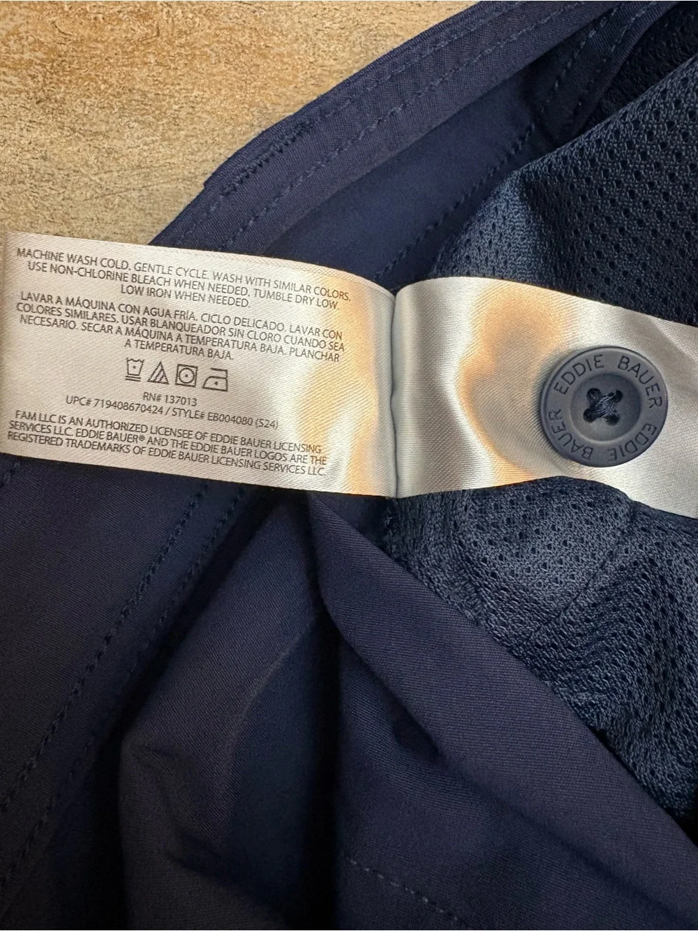 Eddie Bauer Navy Blue Cargo Hiking Shorts Size 6